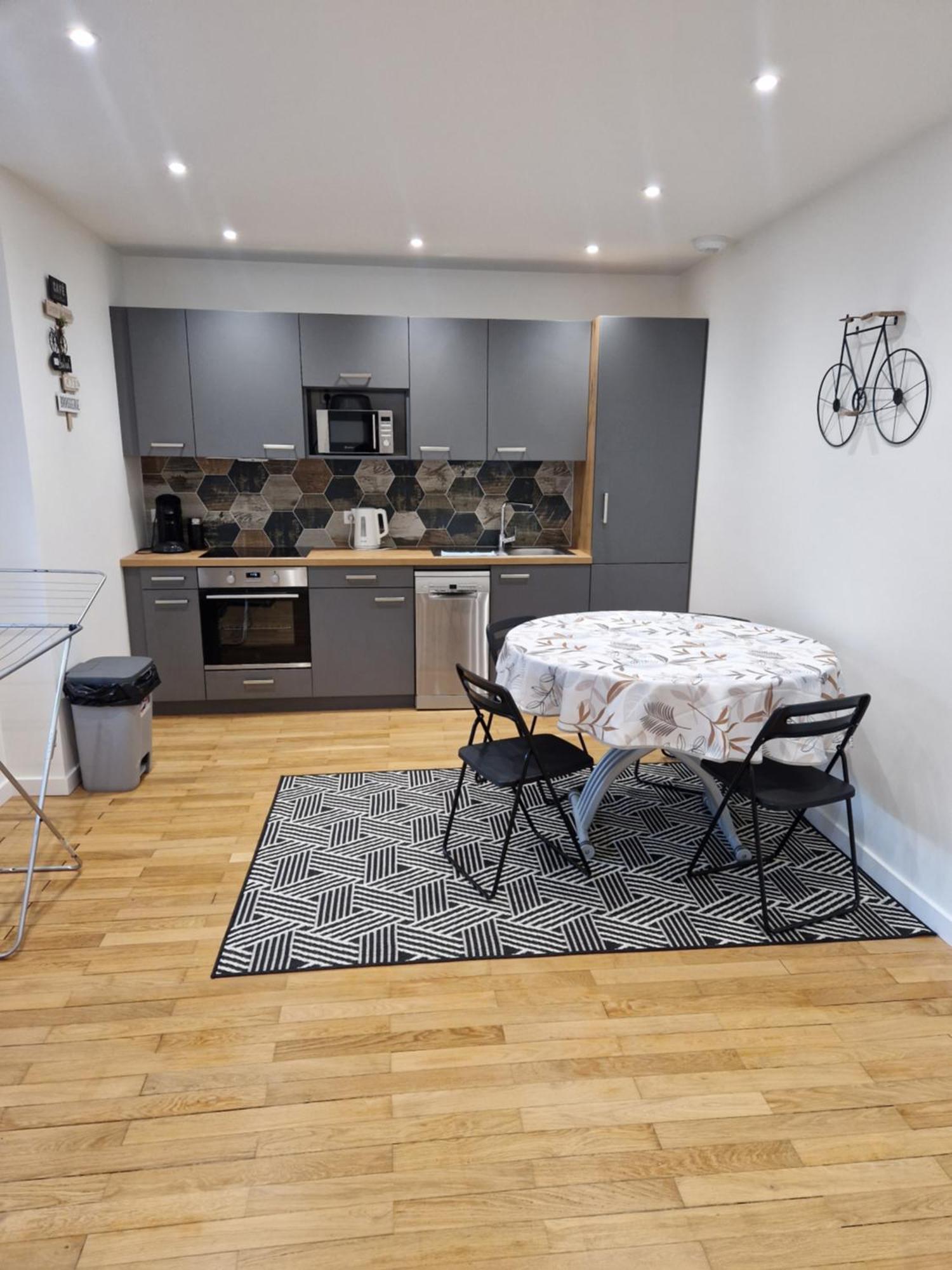 Appartement Cosy Neudorf Climatise Wifi 90m2 Straatsburg